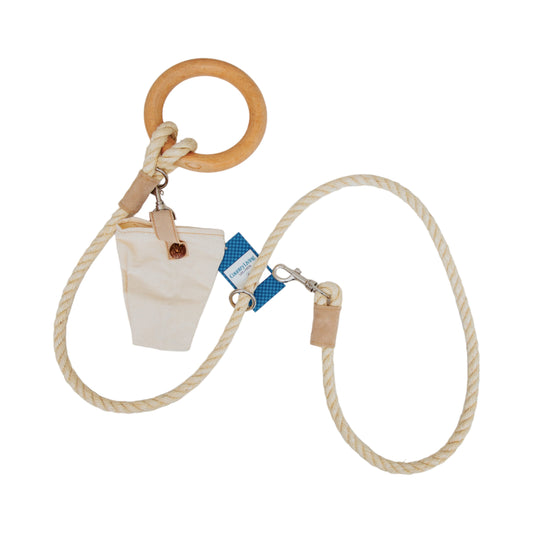 American Pet Supplies carbon neutral dog leash with natural rope, wooden ring handle, and attached pouch