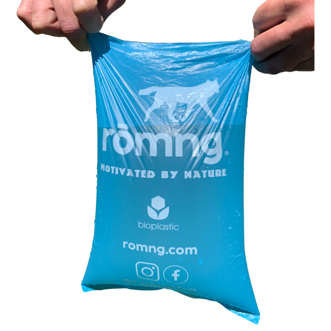 rōmng bio-based dog poop bags in blue, eco-friendly biodegradable material for pet waste disposal