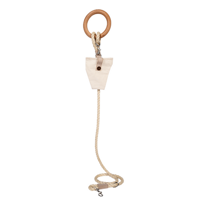 American Pet Supplies carbon neutral dog leash with wooden handle and natural rope design
